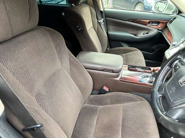 ���̋Ǝ҂ɂ������ې􂢁A�V�[�g�̃^�o�R�Ȃǂɂ��R�Q���̃��y�A��(�L��)�������Ă���܂��B