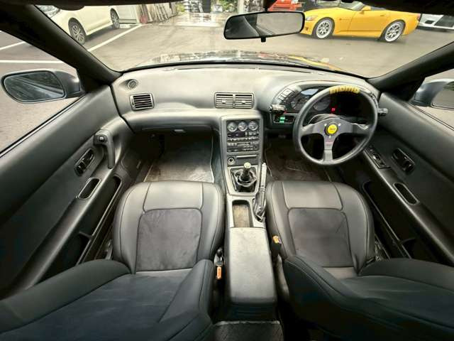 気になるお車がありましたら右の電話番号から直接お店にお問い合わせください。支払方法から車両情報、状態までなんでもご説明させて頂きます。スタッフ一同ご連絡お待ちしております。