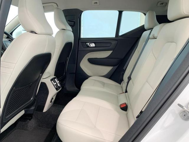 XC40ウルトラ B4 AWD 4WD