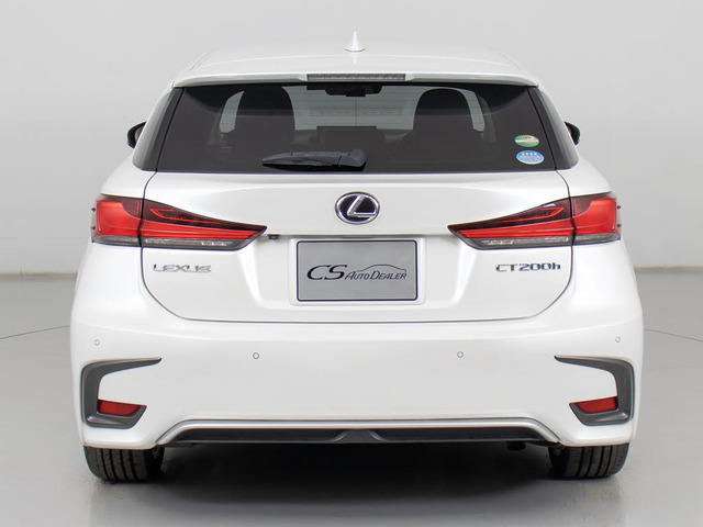 クリアランスソナーが付いています!フロント&リアにセンサーがあり、障害物に近づくと警告音が鳴りドライバーへお知らせ!すごく便利な人気装備です!!