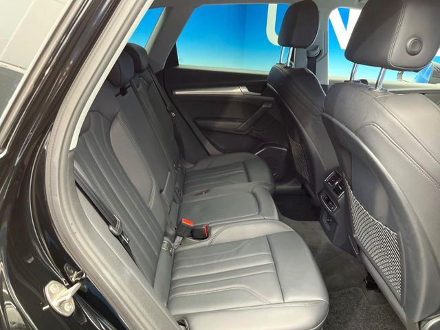 ●後部座席も気になるようなキズ・汚れやへたり等、大きなダメージはなく、良好な状態です。