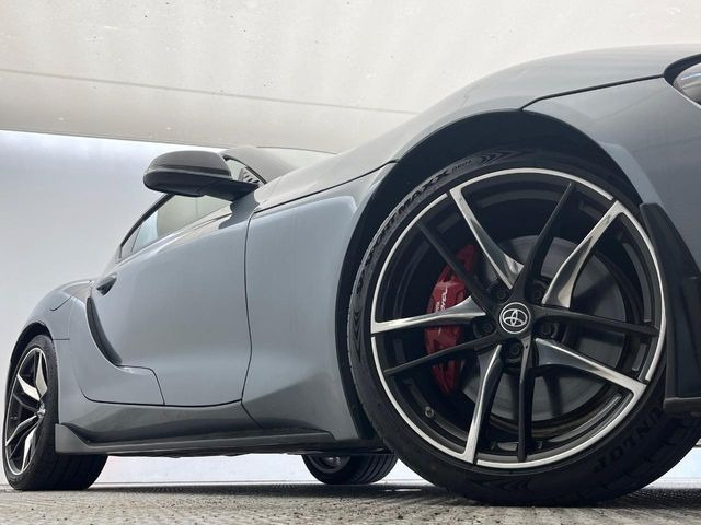 �y����19�C���`�A���~�z�C�[���z�O�ςɃ}�b�`���������A���~�z�C�[���𑕒����Ă���܂��B�e��ЊO�A���~�z�C�[����A�X�^�b�h���X�^�C�����戵�����Ă���܂��B���񂲑��k����������