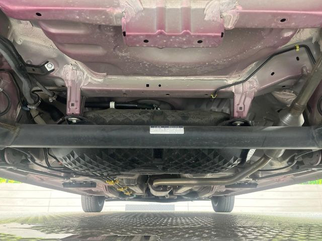 大好評を頂いておりますボディの弾スプラッシュコートも好評受付中。通常のガラスコートと異なる、耐久年数6年の無機質ガラスコーティングが、ボディをキレイな状態に保ってくれます。