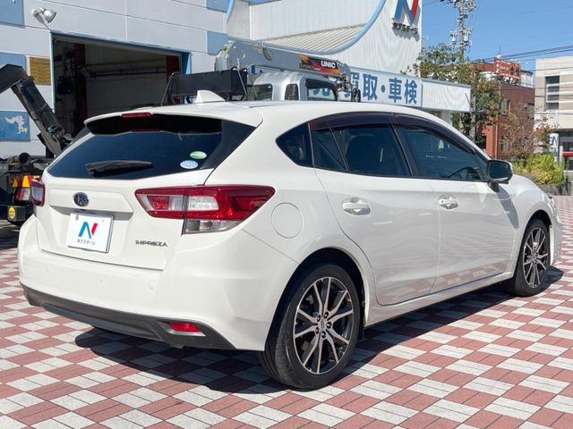 ☆全国のネクステージからお取り寄せが可能※!遠方の店舗に展示してあるクルマが気になる場合も、最寄りの店舗でご覧いただくことが可能です!是非私たちに要望をお聞かせください!※別途費用