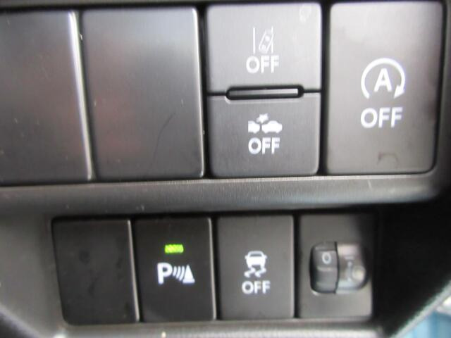 各種スイッチ付きです。話題のデュアルセンサーブレーキサポート搭載。安全運転の強い味方です☆