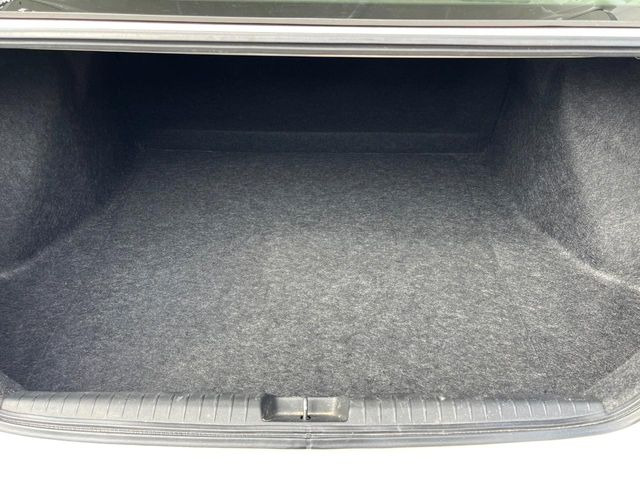 ���i�̂���������ʋ΁A���}���ɏ\���ȉ׎��X�y�[�X���m�ۂ��Ă���܂��B