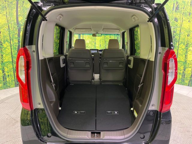 ���i�̂���������ʋ΁A���}���ɏ\���ȉ׎��X�y�[�X���m�ۂ��Ă���܂��B�Z�J���h�V�[�g��|���ƁA�傫�ȉו��̐ύڂ��\�ł���