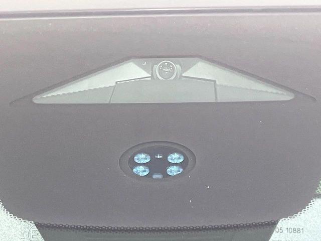 �y�z���_�Z���V���O�z���s���ɑO���̎ԗ�����F�����A�Փ˂������Ȏ��͌x��ƃu���[�L�ŏՓˉ���Ɣ�Q�y�����A�V�X�g�B�����S�Ƀh���C�u�����y���݂��������܂��B