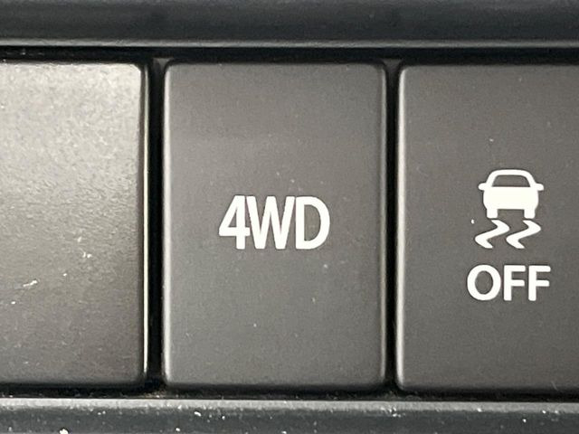 4WDのお車ですので、雪道でも安心です♪降雪地地域にお住まいの方以外にも、ウィンタースポーツが趣味の方や降雪地域へ帰省される機会がある方にもおすすめ!