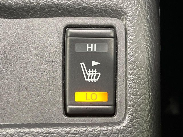 【シートヒーター】寒い日に重宝するシートヒーター!エアコンより早く温まってくれるので寒がりの人も安心ですね♪エアコンの温風は乾燥するから苦手、という方にもをおすすめです。