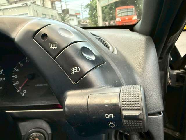 気になるお車がありましたら右の電話番号から直接お店にお問い合わせください。支払方法から車両情報、状態までなんでもご説明させて頂きます。スタッフ一同ご連絡お待ちしております。