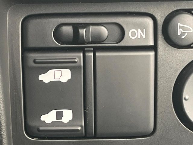 �y�p���[�X���C�h�h�A�z�X�}�[�g�L�[��^�]�Ȃ̃X�C�b�`�ŃX���C�h�h�A�̊J���\���d��������͂����ăh�A���J����K�v�������A���������q�l�ł��A�d���ו��������Ă��鎞�����N�ɊJ���߂ł��܂���