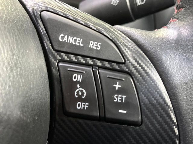 �y�N���[�Y�R���g���[���z�������H�����N���N���s�B�A�N�Z���𗣂��Ă���葬�x�ő��s���ł��A�������^�]���̕��S���y��!�����E�������ȒP�ȃX�C�b�`����Œ����ł��܂��B