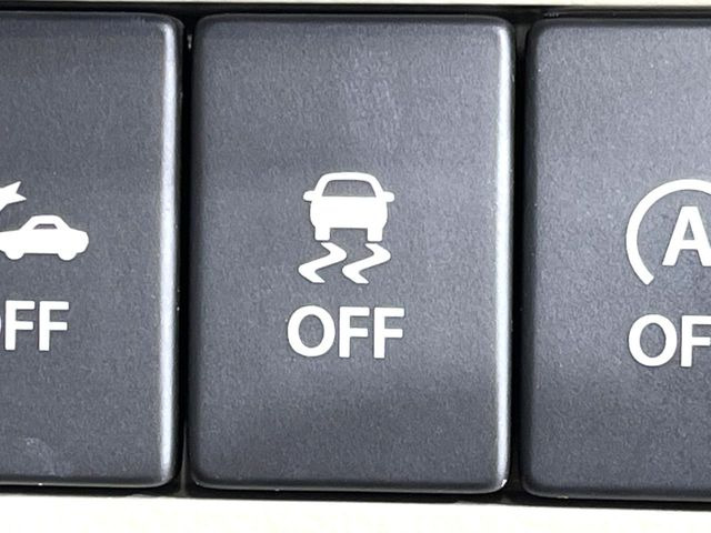 �y������h�~���u�z�ԗ��̉���������m����ƁA�����I�Ɏԗ��̐i�s������ۂ悤�Ɏԗ��𐧌䂵�܂��B�J�̓��ȂǊ���₷���H�ʏ󋵂ł����S�ȉ^�]���\�ł��B