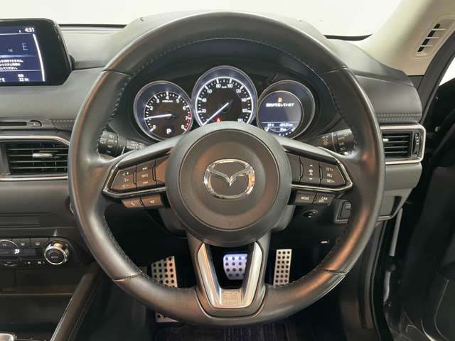 運転席周りに大きな傷、汚れ、へたりなどなく良質な状態です!