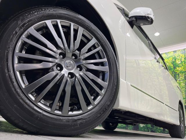 �y����18�C���`�A���~�z�C�[���z�O�ςɃ}�b�`���������A���~�z�C�[���𑕒����Ă���܂��B�e��ЊO�A���~�z�C�[����A�X�^�b�h���X�^�C�����戵�����Ă���܂��B���񂲑��k����������