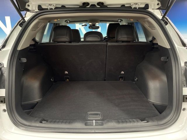 ●トランクルーム:趣味が広がる収容スペース!これだけの広さがあればお買い物やレジャーなどにも最適です!使用感も少なくきれいな状態を維持しております。