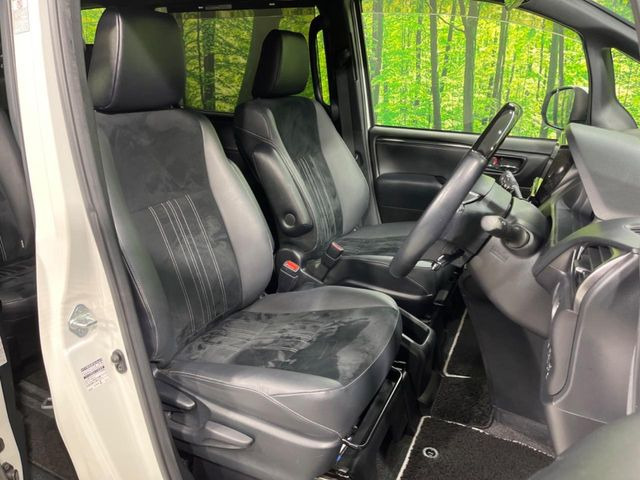 【シートヒーター】寒い日に重宝するシートヒーター!エアコンより早く温まってくれるので寒がりの人も安心ですね♪エアコンの温風は乾燥するから苦手、という方にもをおすすめです。