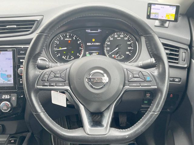 �y�����v�����X�e�A�����O�z�㎿�Ȋv���g�p���邱�ƂŁA��ɂ����������݂ƂĂ��^�]���₷���n���h���ł���