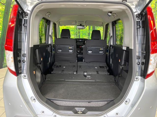 普段のお買い物や通勤、送迎等に十分な荷室スペースを確保しております。セカンドシートを倒すと、大きな荷物の積載も可能です♪