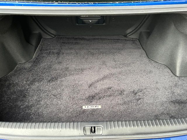 ���i�̂���������ʋ΁A���}���ɏ\���ȉ׎��X�y�[�X���m�ۂ��Ă���܂��B