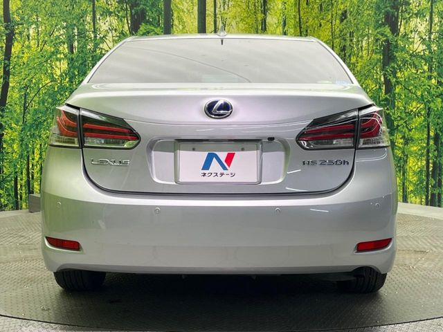 安心の最長10年・走行無制限保証(有償)をご用意。保証内容も充実はもちろん、無料点検&オイル交換や、年中無休の全国・24時間ロードサービスも付帯されておりますのでご安心下さい。