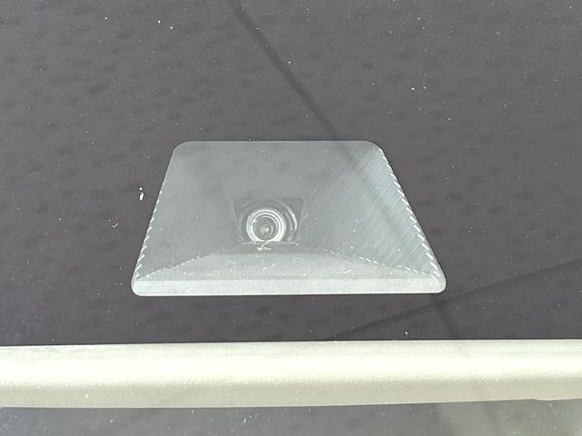 �y�z���_�Z���V���O�z���s���ɑO���̎ԗ�����F�����A�Փ˂������Ȏ��͌x��ƃu���[�L�ŏՓˉ���Ɣ�Q�y�����A�V�X�g�B�����S�Ƀh���C�u�����y���݂��������܂��B