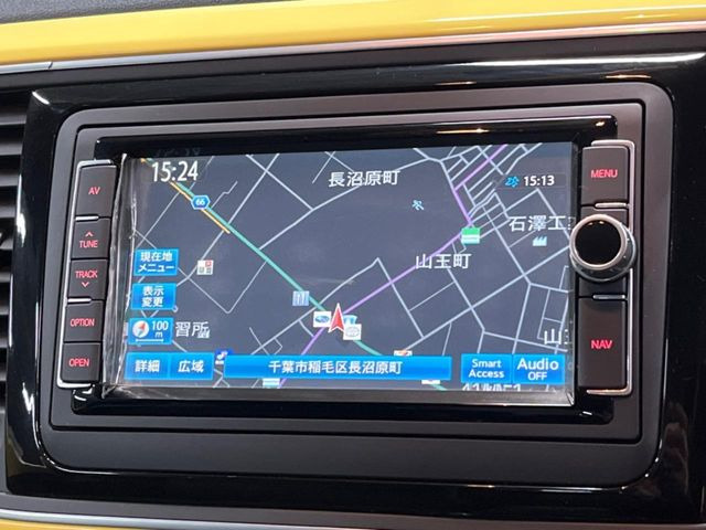 ●メモリー純正ナビ:一体感のあるナビは、高級感ある車内を演出してくれます。オーディオ機能も充実しておりますので、運転もより楽しめます♪