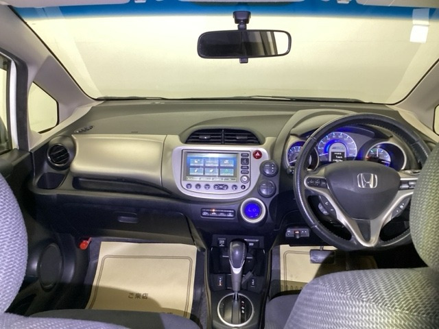 フィットハイブリッド1.3 ナビプレミアムセレクション