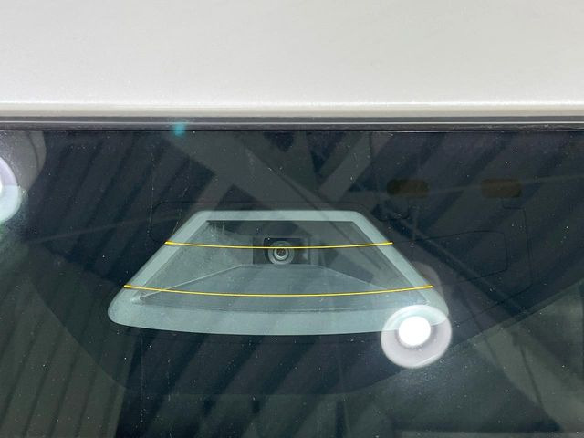 【スズキ セーフティサポート】走行中に前方の車両等を認識し、衝突しそうな時は警報とブレーキで衝突回避と被害軽減をアシスト。より安全にドライブをお楽しみいただけます。