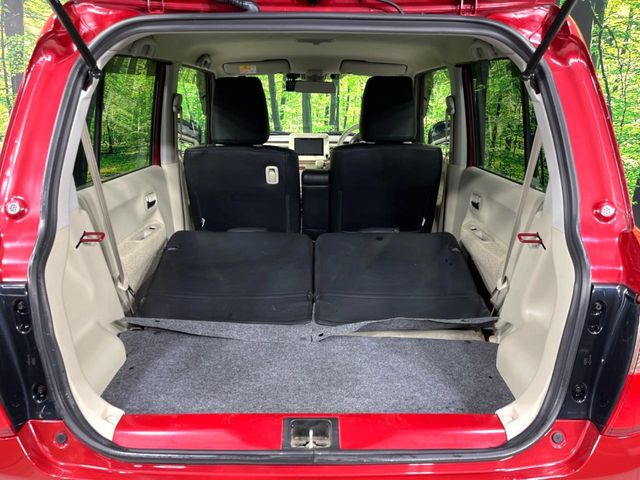 ���i�̂���������ʋ΁A���}���ɏ\���ȉ׎��X�y�[�X���m�ۂ��Ă���܂��B�Z�J���h�V�[�g��|���ƁA�傫�ȉו��̐ύڂ��\�ł���