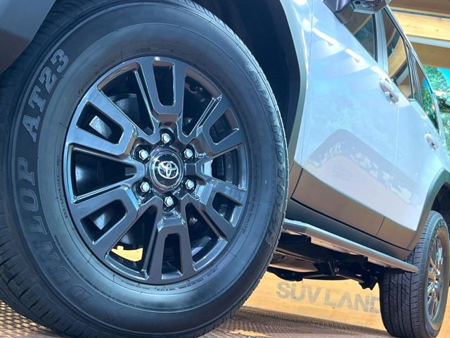 �y����18�C���`�A���~�z�C�[���z�O�ςɃ}�b�`���������A���~�z�C�[���𑕒����Ă���܂��B�e��ЊO�A���~�z�C�[����A�X�^�b�h���X�^�C�����戵�����Ă���܂��B���񂲑��k����������