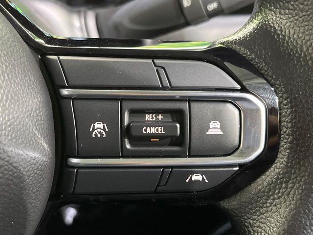 【アダプティブクルーズコントロール】高速道路での長距離走行が楽に!!自動で速度を保つクルーズコントロールが、衝突軽減システムと連携し、前方の車両を感知して車間を保つように速度調節してくれます!!