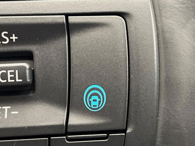 �y�v���p�C���b�g�z�������H�ł̒��������s���y��!!�a�؎��Ə��񑖍s�̃V�[���ŁA�A�N�Z���E�u���[�L�E�X�e�A�����O�������Ő��䂵�A�������^�]�̕��S���y�����Ă���܂���