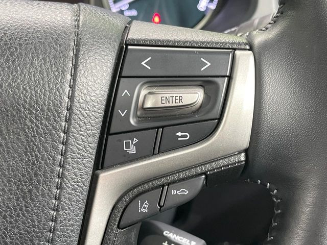 【トヨタセーフティセンス】走行中に前方の車両等を認識し、衝突しそうな時は警報とブレーキで衝突回避と被害軽減をアシスト。より安全にドライブをお楽しみいただけます。