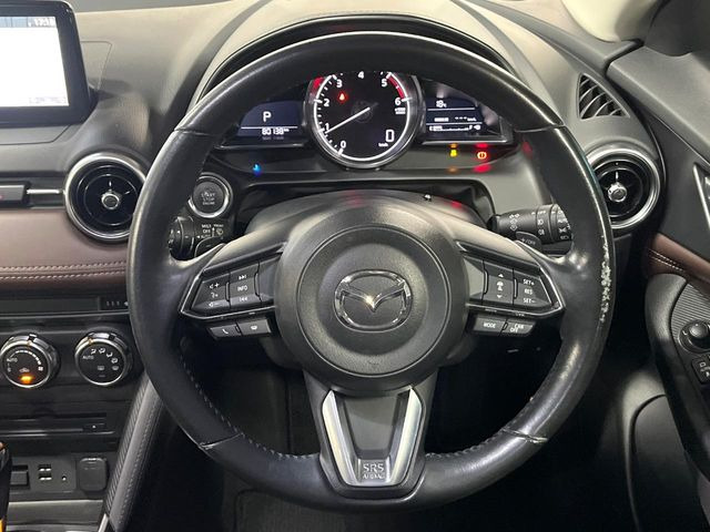 ステアリングも使用感が少なく、きれいな状態となっております♪