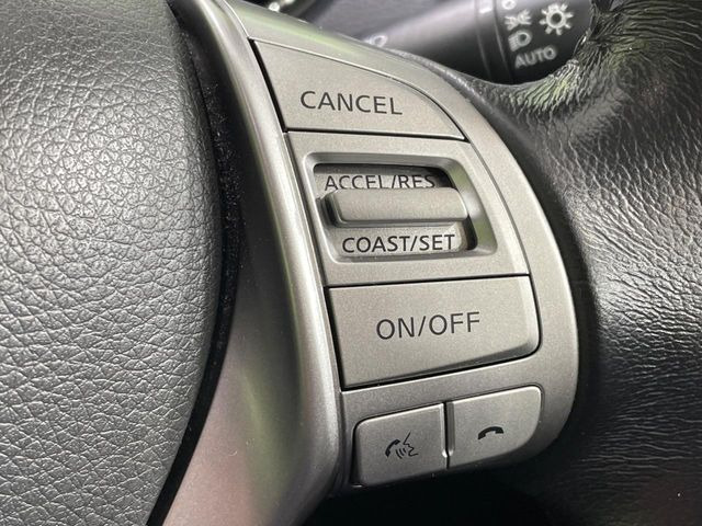 �y�N���[�Y�R���g���[���z�������H�����N���N���s�B�A�N�Z���𗣂��Ă���葬�x�ő��s���ł��A�������^�]���̕��S���y��!�����E�������ȒP�ȃX�C�b�`����Œ����ł��܂��B