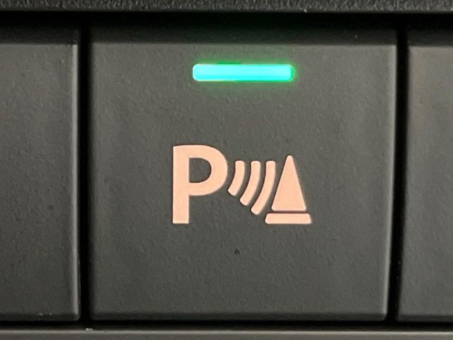 【コーナーセンサー】バンパーに付いたセンサーが障害物を検知!一定の距離に近づくとアラートで教えてくれます♪狭い駐車スペースや車庫入れ時も安心ですね☆