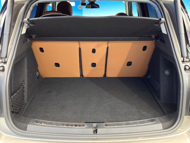 ●トランクルーム:趣味が広がる収容スペース!これだけの広さがあればお買い物やレジャーなどにも最適です!使用感も少なくきれいな状態を維持しております。