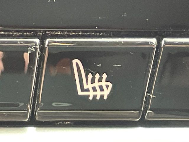 ���S�ȃV�[�g�q�[�^�[:���������ӂ�郌�U�[�V�[�g�ɁA�O�ȁE��ȂɃV�[�g�q�[�^�[�𓋍ڂ��Ă���܂��B