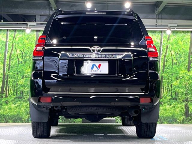 安心の最長10年・走行無制限保証(有償)をご用意。保証内容も充実はもちろん、無料点検&オイル交換や、年中無休の全国・24時間ロードサービスも付帯されておりますのでご安心下さい。