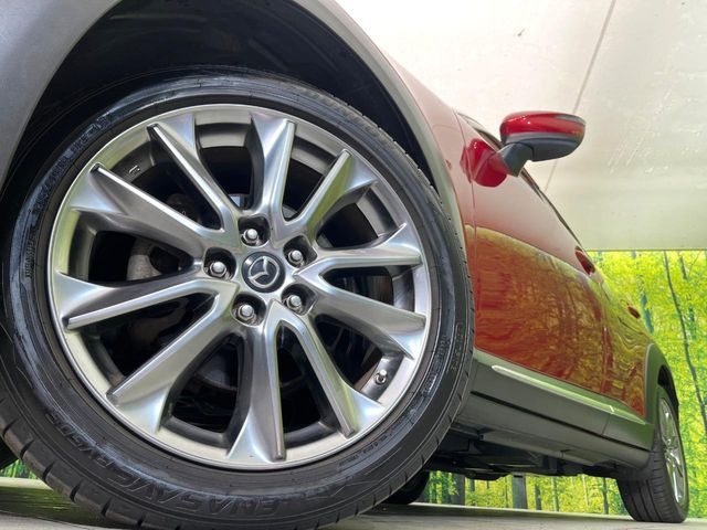 【純正18インチアルミホイール】外観にマッチした純正アルミホイールを装着しております。各種社外アルミホイールや、スタッドレスタイヤも取扱いしております。是非ご相談ください♪