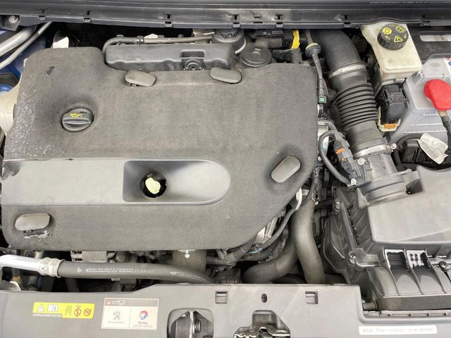 ●当店では、各メーカーの専用診断テスターを導入。国家資格を持つテクニカルスタッフも常駐しておりますので、万が一の際にも安心してご利用いただけます。