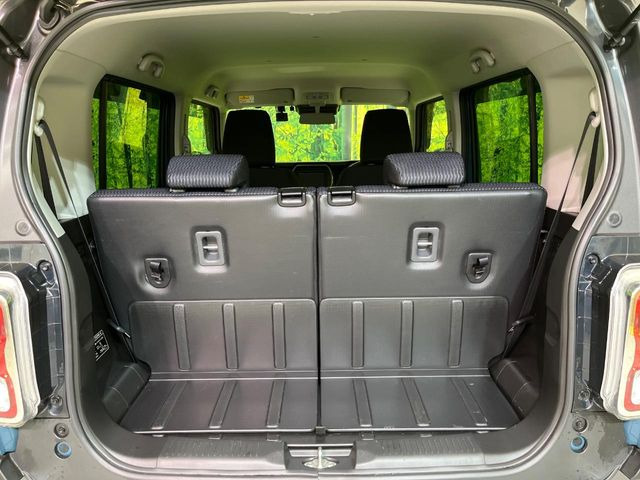 普段のお買い物や通勤、送迎等に十分な荷室スペースを確保しております。セカンドシートを倒すと、大きな荷物の積載も可能です♪