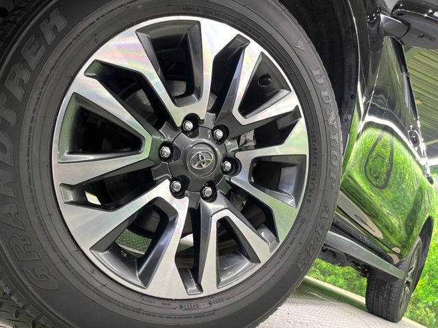 【純正19インチアルミホイール】外観にマッチした純正アルミホイールを装着しております。各種社外アルミホイールや、スタッドレスタイヤも取扱いしております。是非ご相談ください♪