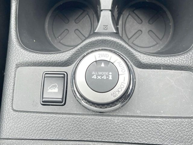 �y�I�[�����[�h4&times;4�z2WD/4WD���[�h����y�ɐ؂�ւ��\�B�R��d����2WD�A�X�^�b�N���ɖ𗧂�LOCK�AAUTO���[�h�ł�4WD�̔z���������Œ������A�H�ʏ󋵂��킸���肵��������T�|�[�g�B