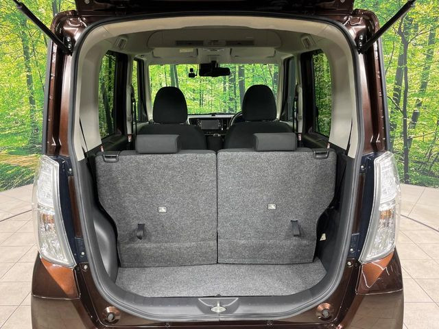 普段のお買い物や通勤、送迎等に十分な荷室スペースを確保しております。セカンドシートを倒すと、大きな荷物の積載も可能です♪