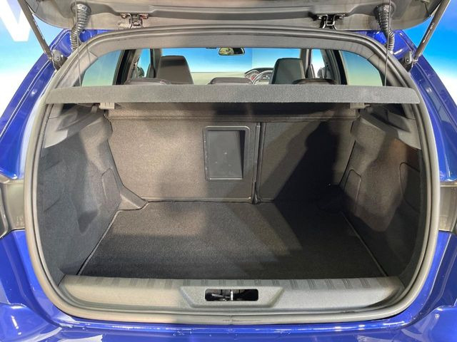 ●トランクルーム:趣味が広がる収容スペース!これだけの広さがあればお買い物やレジャーなどにも最適です!使用感も少なくきれいな状態を維持しております。