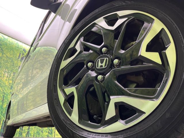 �y����15�C���`�A���~�z�C�[���z�O�ςɃ}�b�`���������A���~�z�C�[���𑕒����Ă���܂��B�e��ЊO�A���~�z�C�[����A�X�^�b�h���X�^�C�����戵�����Ă���܂��B���񂲑��k����������