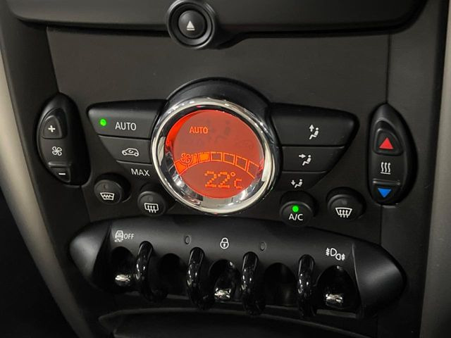 ●オートエアコン:最適な温度を保つようにオートで調節可能です♪